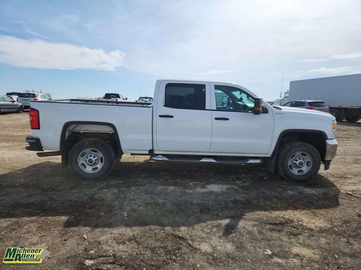 2016-gmc-sierra-2500hd-image-8