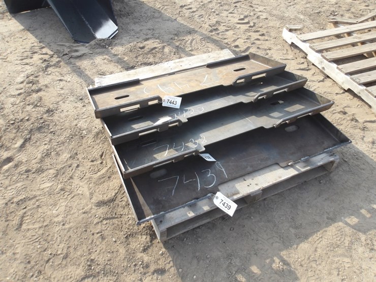 #7423-•-formed-skid-steer-frame-image-4