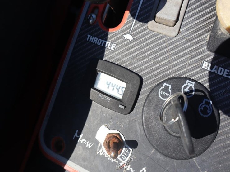 bad-boy-elite-zero-turn-mower-image-14