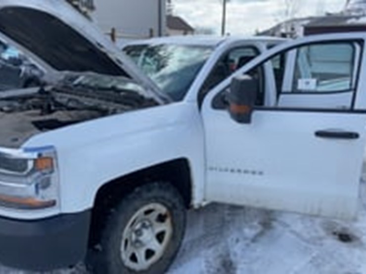 2017-chevrolet-silverado-1500-image-35
