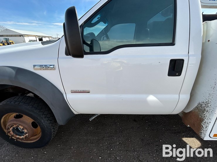 2005-ford-f550-image-15
