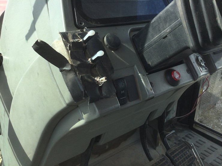 massey-ferguson-8270-image-13