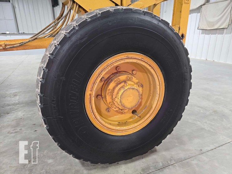 2006-caterpillar-143h-image-36