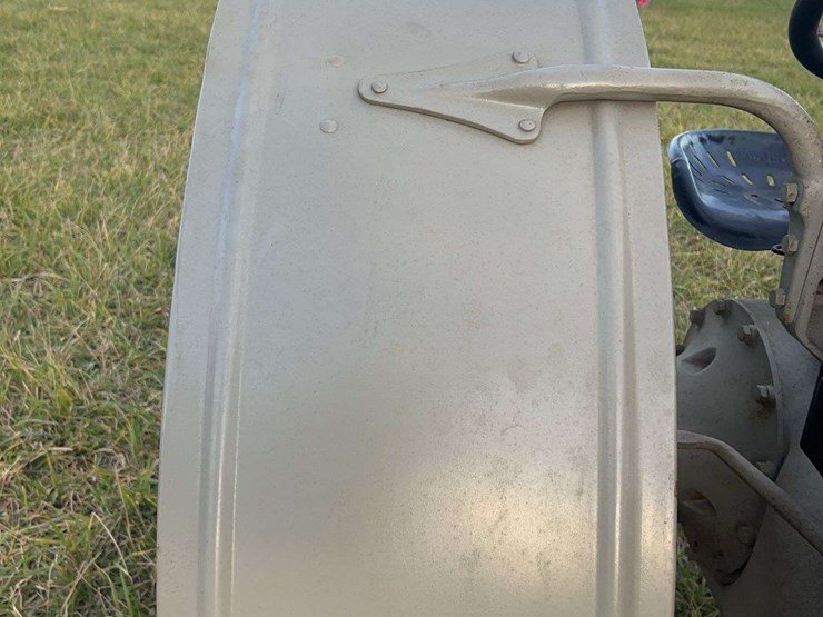 brand-new-never-used-1925-fordson-tractor-image-30