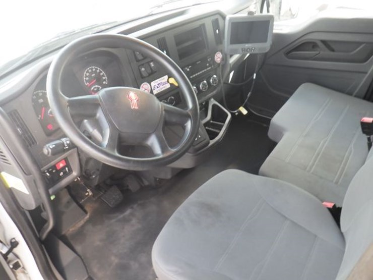 2023-kenworth-t280-image-13