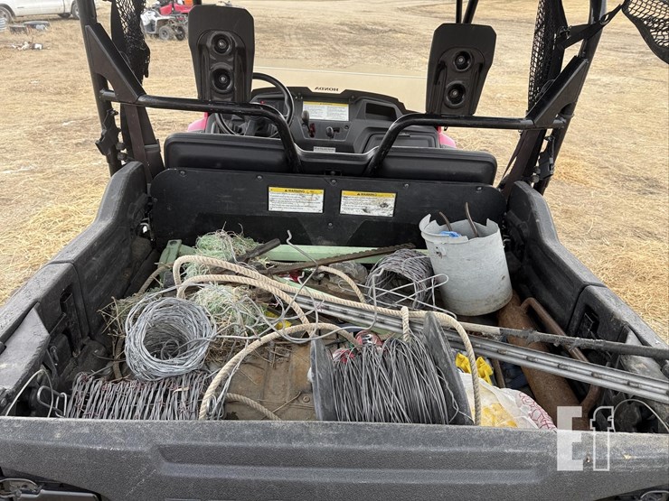 2016-honda-pioneer-700-image-10