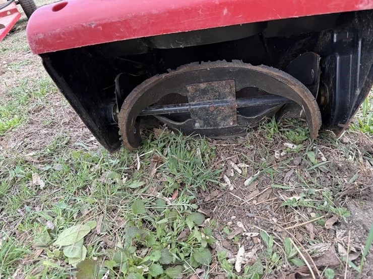 toro-snow-blower-image-3