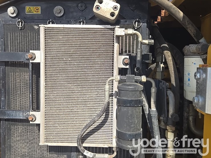 2018-caterpillar-305.5-image-78