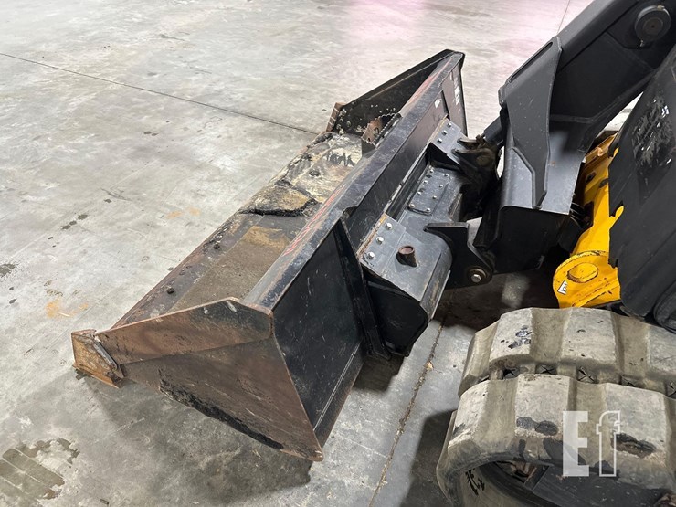 2020-jcb-3ts-8t-image-11