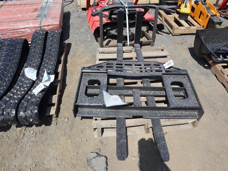future-skid-steer-forks-image-3