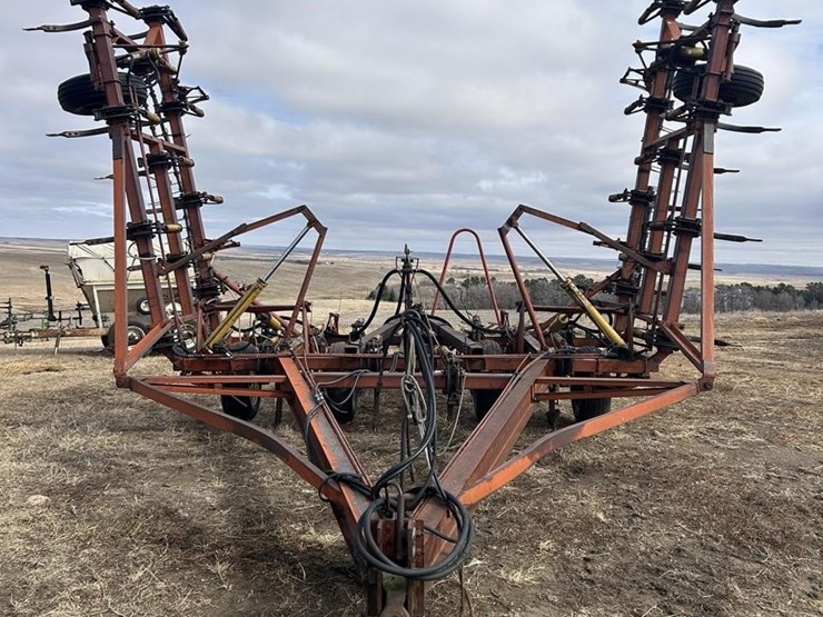 morris-anhydrous-chisel-plow-2859-image-8