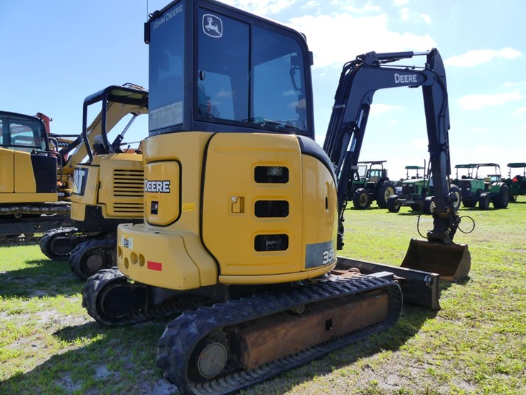 2019-deere-35g-image-3
