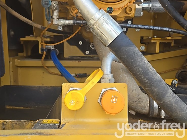 2019-caterpillar-336-image-52