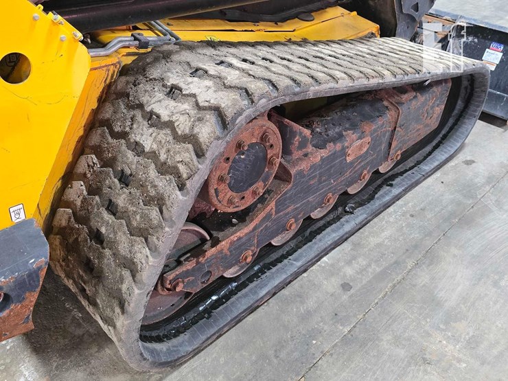 2020-jcb-3ts-8t-image-34