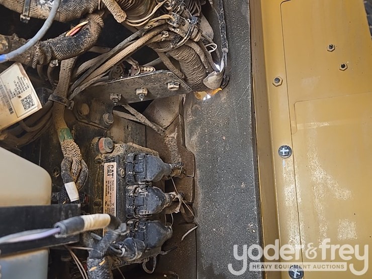 2019-caterpillar-336-image-45