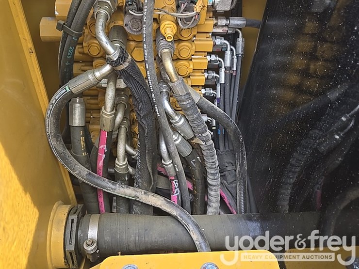 2018-caterpillar-305.5-image-82