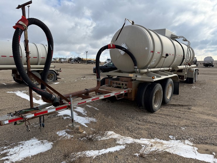 2009-heil-trailer-image-1