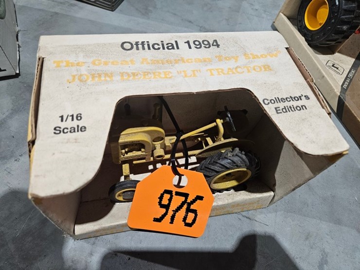 #976-•-john-deere-model-li-1/16-die-cast-toy-tractor-image-5