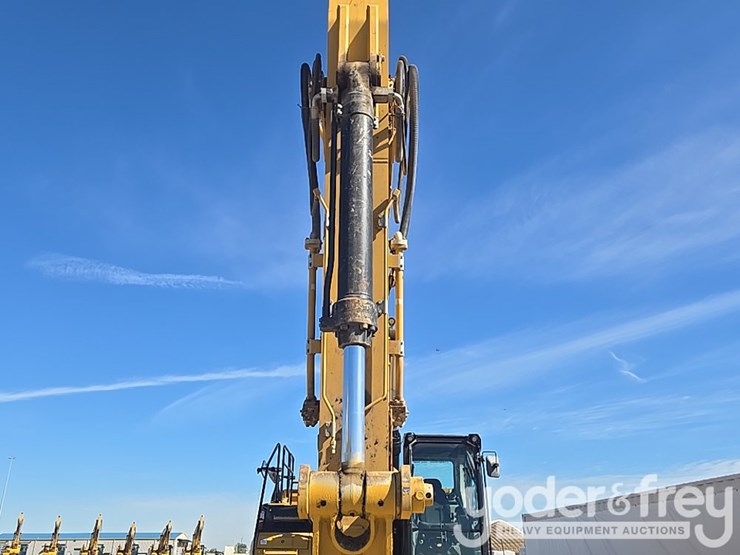 2019-caterpillar-336-image-28