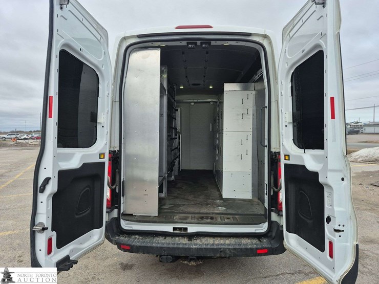 2016-ford-transit-image-25