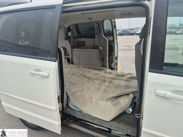 2008-dodge-grand-caravan-se-image-30