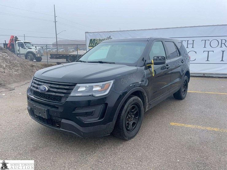 2017-ford-explorer-image-1