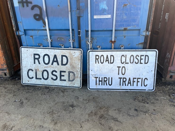 #3928-•-(2)-metal-retired-road-signs-image-2