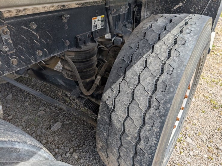 2017-kenworth-t880-image-21