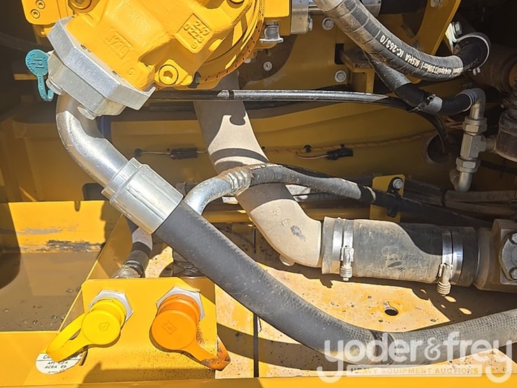 2019-caterpillar-336-image-44