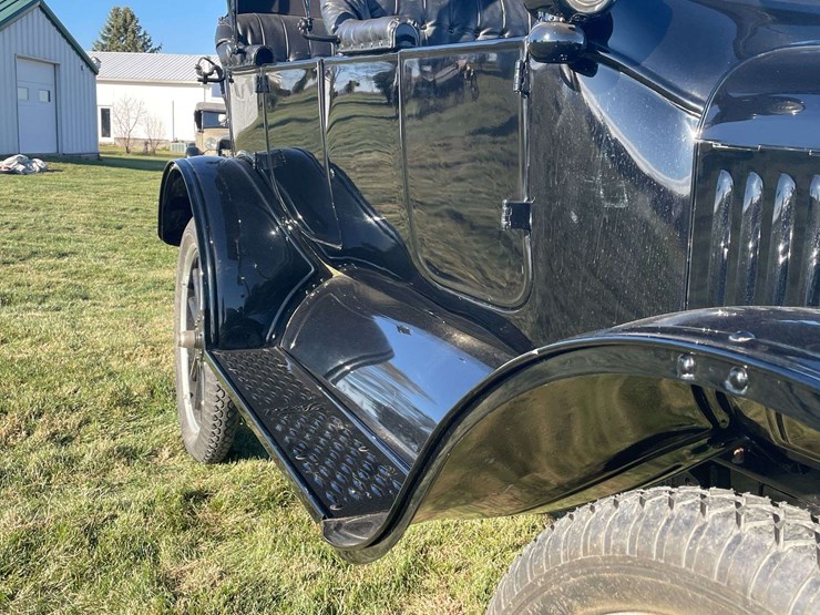 1917-model-t-touring-image-15