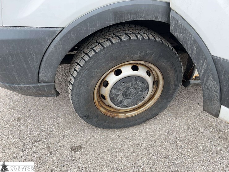 2015-ford-transit-image-24