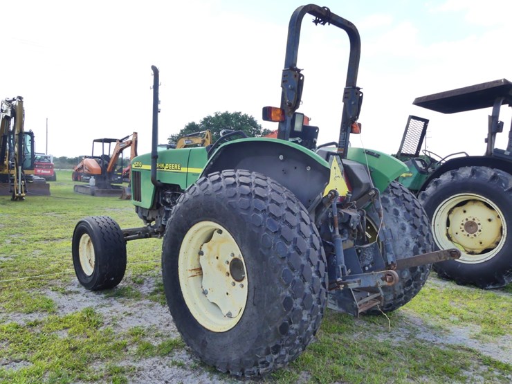 john-deere-5210-image-3