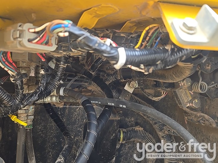 2014-komatsu-d61px-23-image-60