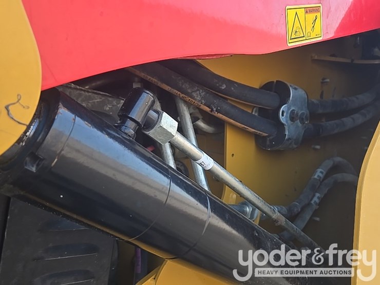 2022-caterpillar-289d3-image-34