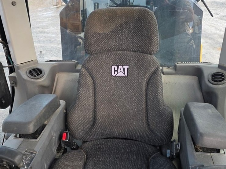 2020-caterpillar-140-image-67