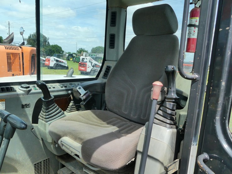 2011-bobcat-e80-image-13