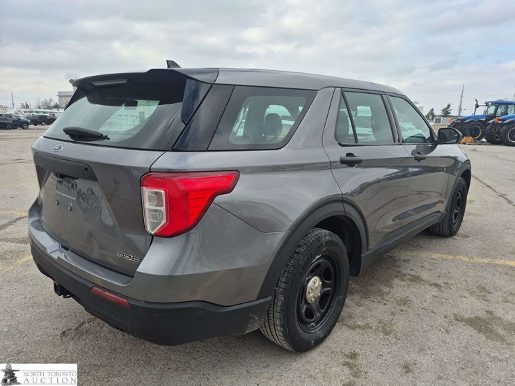 2020-ford-explorer-image-5