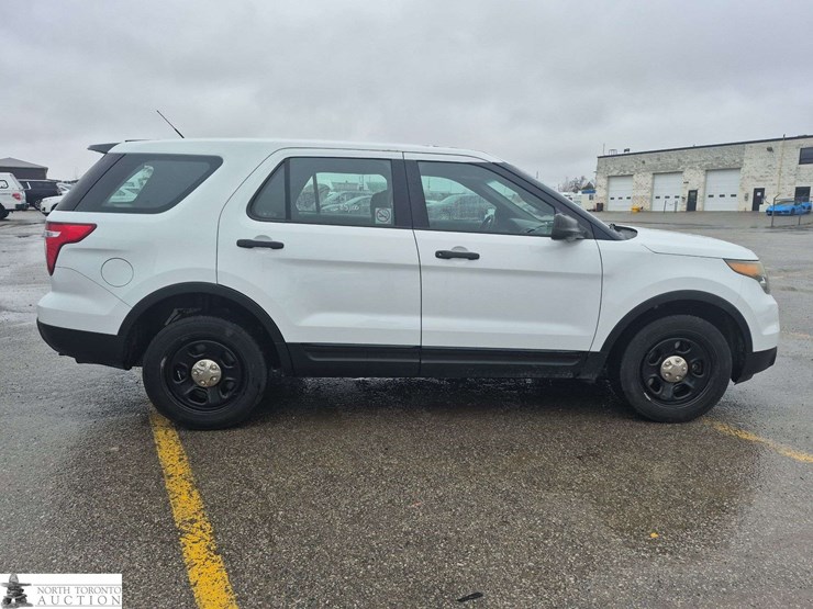 2014-ford-explorer-image-4