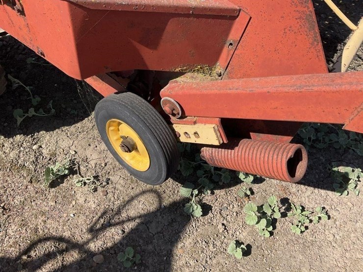 new-holland-144-image-9