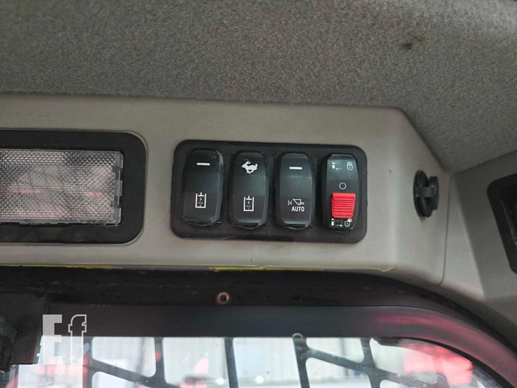 2022-caterpillar-289d3-image-18