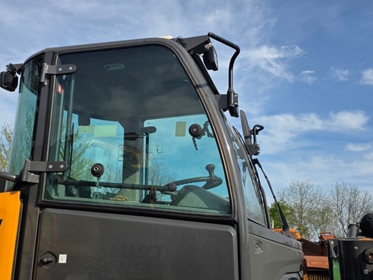 2023-case-321f-image-14