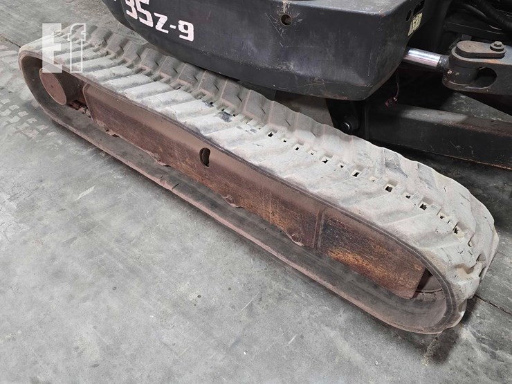 2013-hyundai-robex-35z-9-image-33