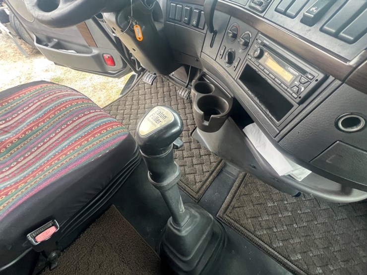 #31955-•-2012-volvo-vnl-tandem-axle-truck-tractor-image-29