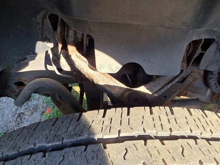 2011-chevrolet-2500-image-10