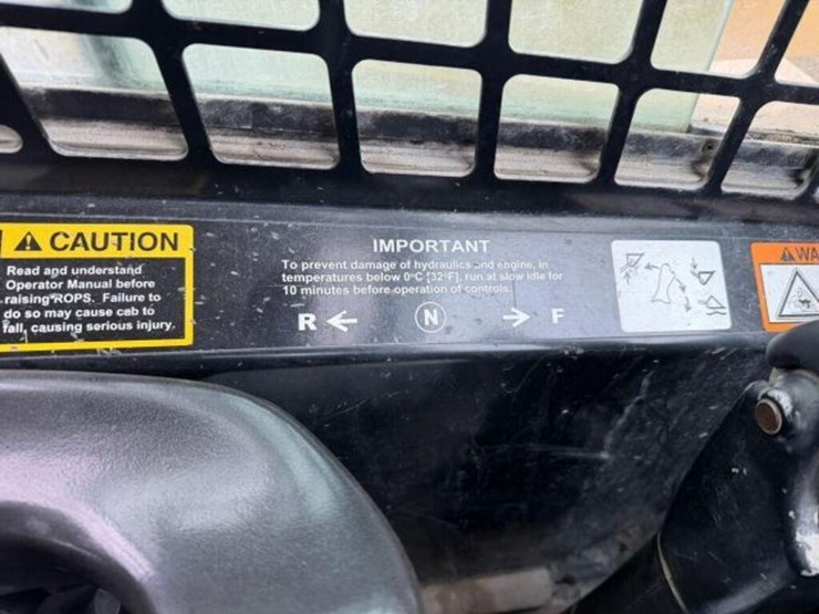 2007-john-deere-328-image-17