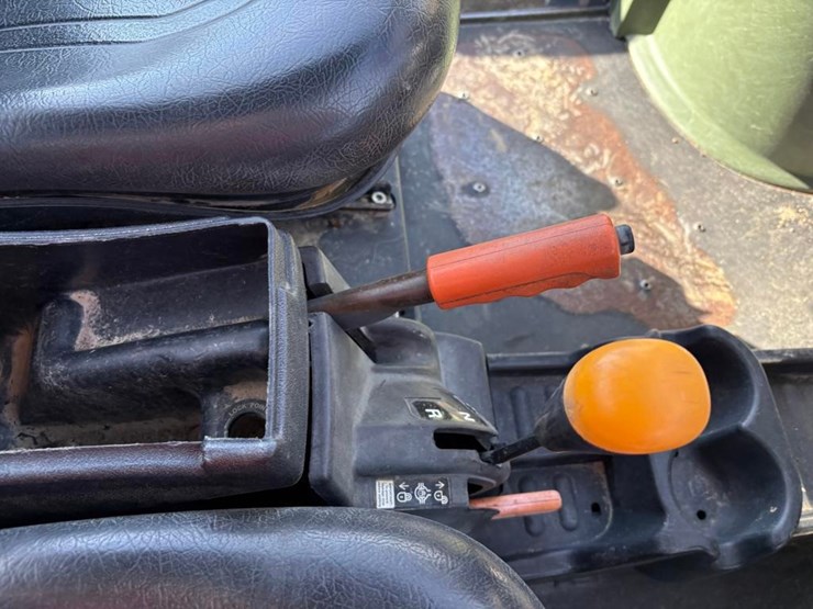 john-deere-825-image-15