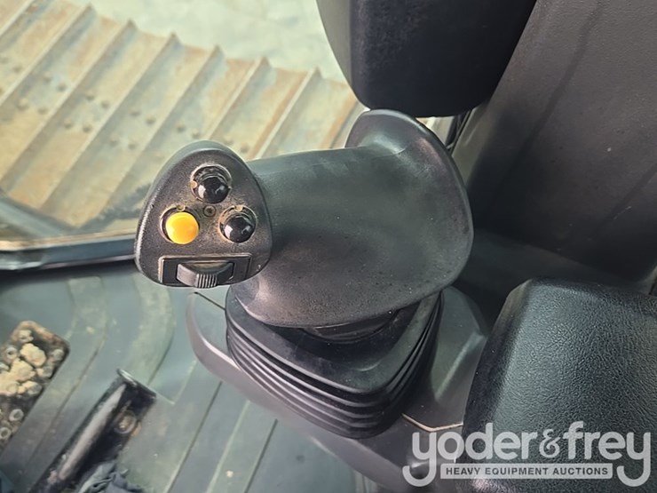 2021-caterpillar-d1-image-70