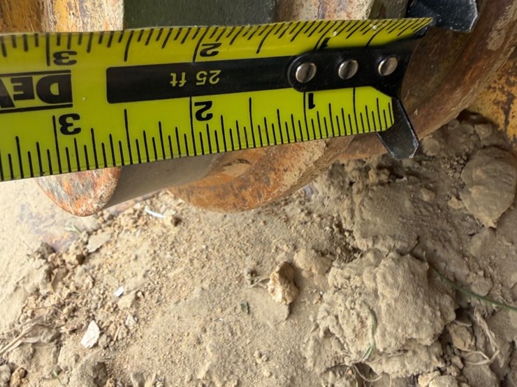 deere-750c-lt-image-8