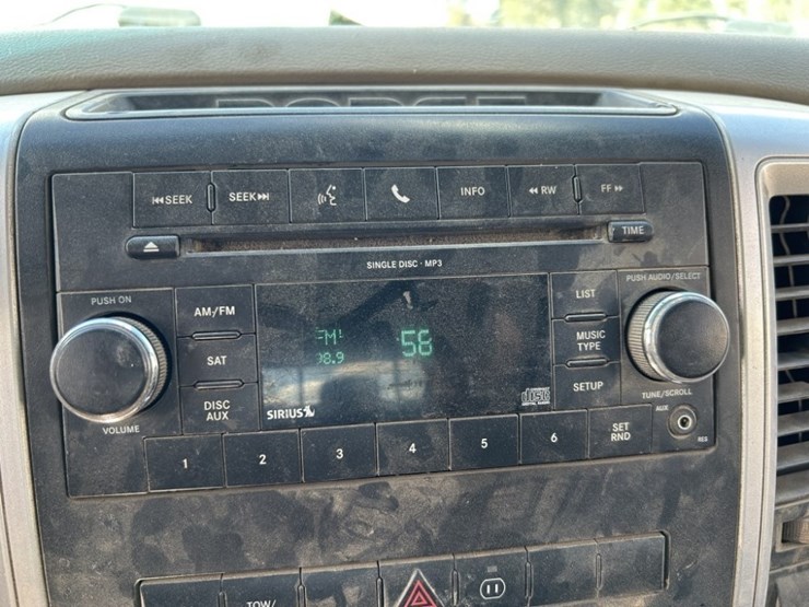 2010-dodge-ram-3500-image-23