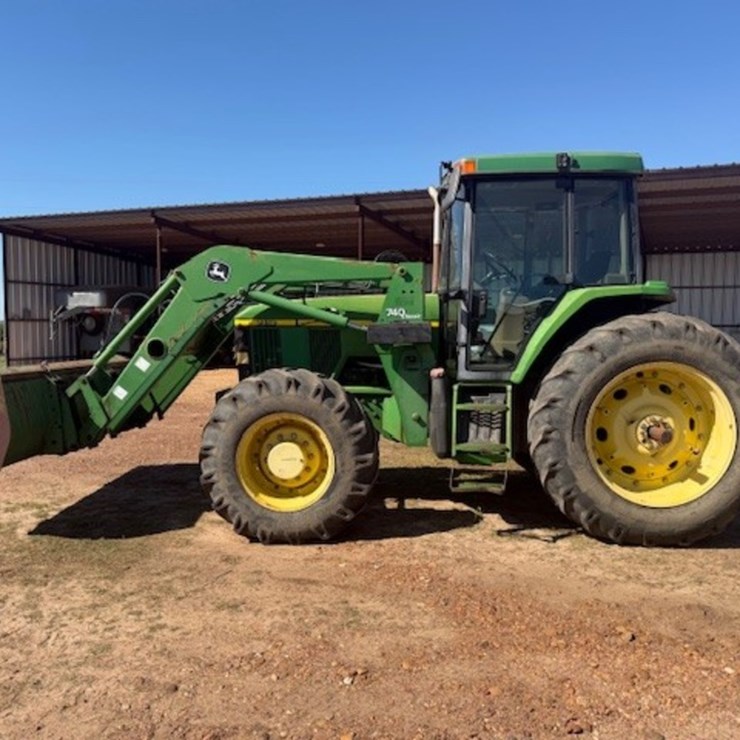 JOHN DEERE 7410